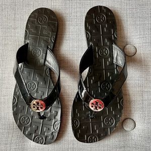 Tory Burch Thora Leather Black Patent flip flop Sandals